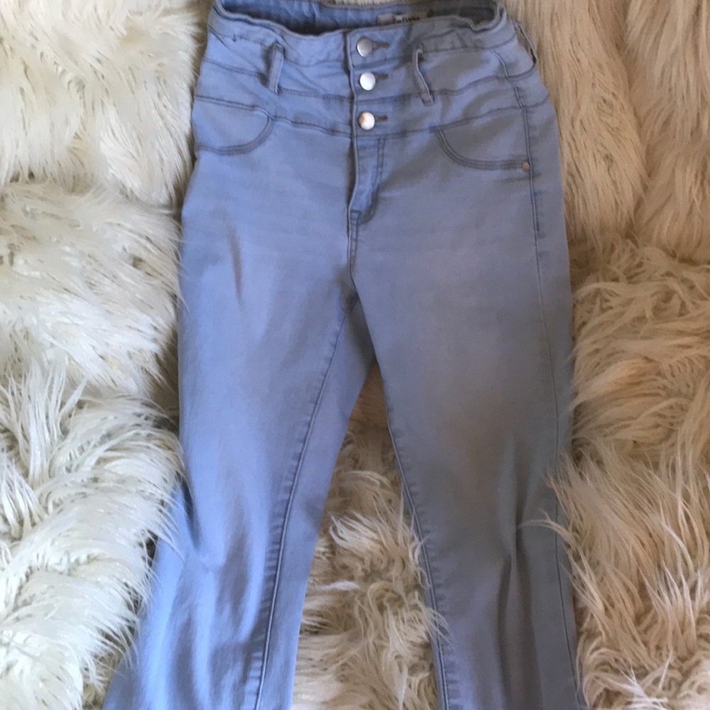 Light wash high wasted denim jeans